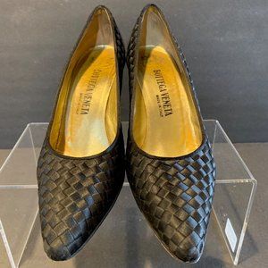 Bottega Veneta Women's Black Classic Vintage Weave Pump.  8.5AA